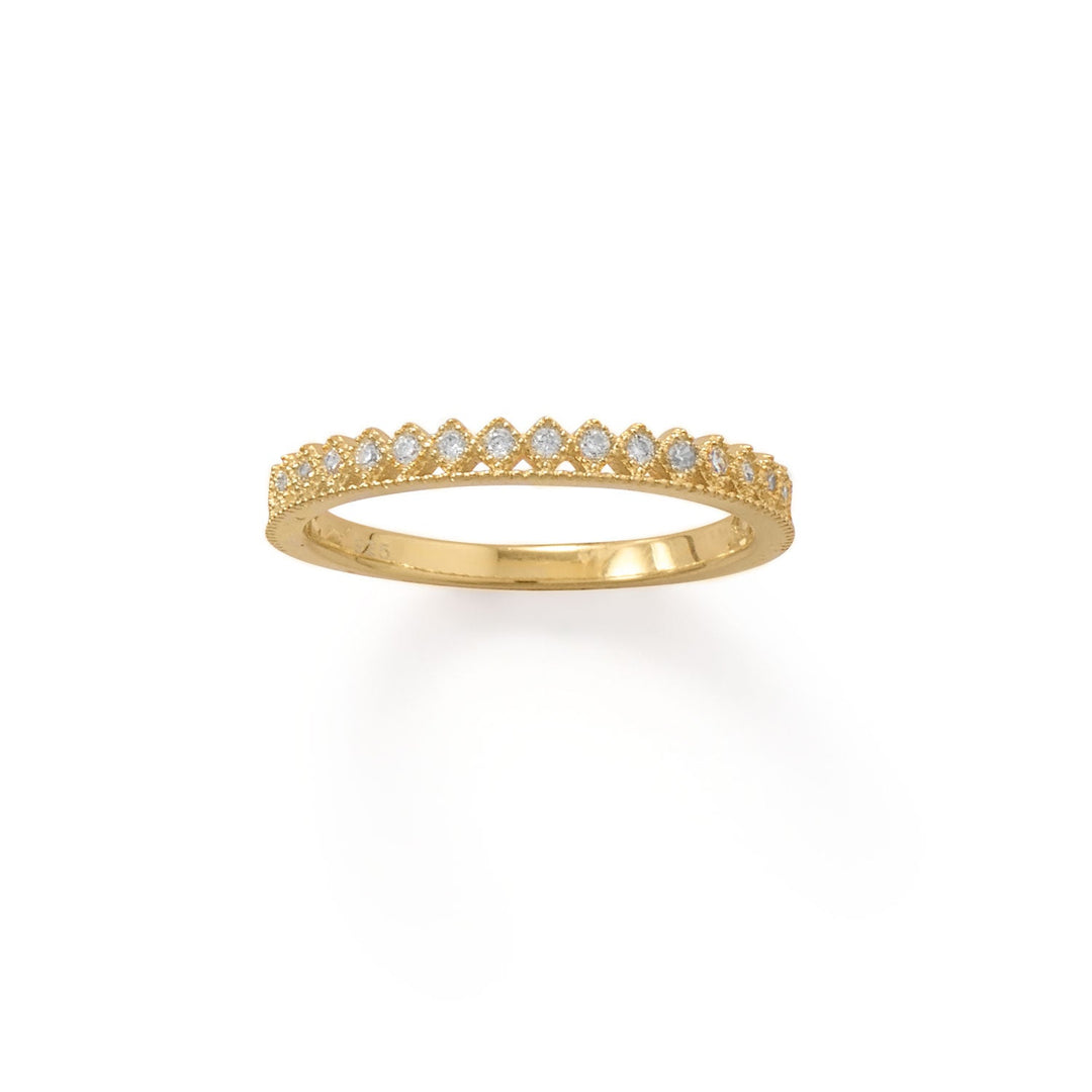Introducing our 14 karat gold plated sterling silver crown design ring, a versatile and stunning statement piece.