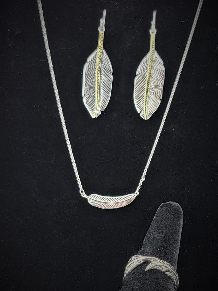 For a truly luxurious look, pair this necklace with our other sterling silver feather design jewelry pieces. Elevate your style and make a statement with this exquisite piece of jewelry that is sure to become a treasured addition to your collection.